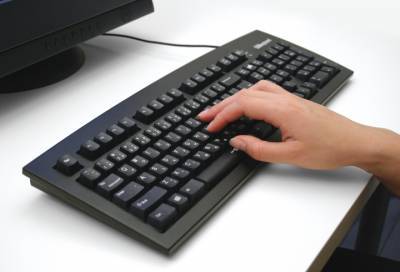 Эксперт объяснил, когда компьютерная клавиатура становится опасной для здоровья
