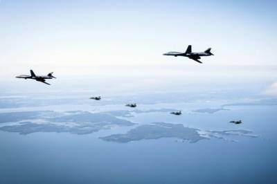 Бомбардировщики США облетели побережье Корейского полуострова