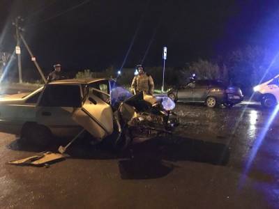 В Челябинске двое водителей серьёзно пострадали в лобовом ДТП