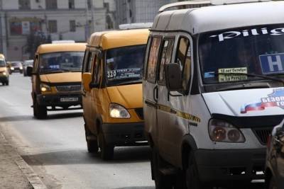 Водители омских маршруток соблюдают масочный режим