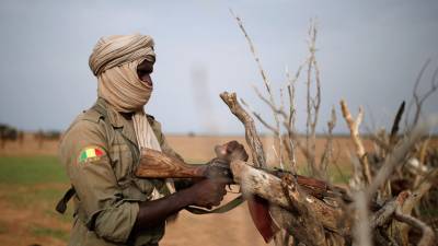 Устроившие мятеж военные в Мали объявили о закрытии границы