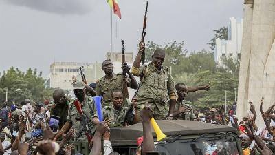Военные-мятежники закрыли границы Мали и ввели комендантский час