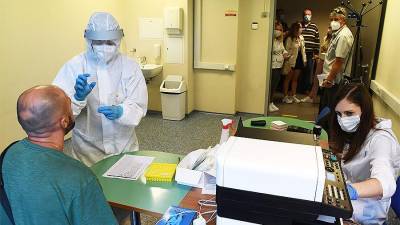 Количество проведенных тестов на коронавирус в России превысило 33 млн