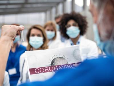 Значительный рост заболеваемости коронавирусом начнется в октябре-ноябре – эксперт