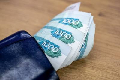 В Свердловской области снизилась средняя зарплата