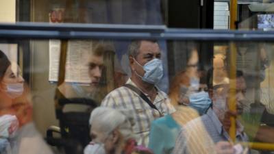 На Украине за сутки выявлено почти 2 тысячи случаев коронавируса