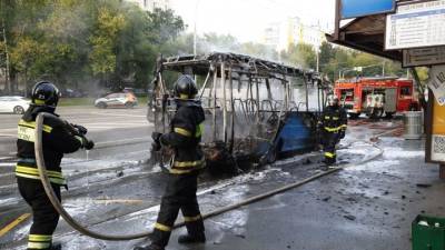 Маршрутка полностью сгорела на северо-востоке Москвы