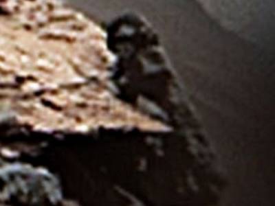 Неизвестный объект наблюдал за аппаратом Curiosity: сеть шокировали снимки с Марса