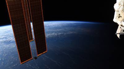 NASA показало сразу два явления над Землей, запечатленных с орбиты - фото