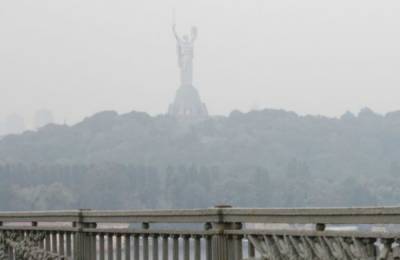 Киевляне задыхаются от грязного воздуха, тревожные данные: "Формальдегид, сера, азот..."