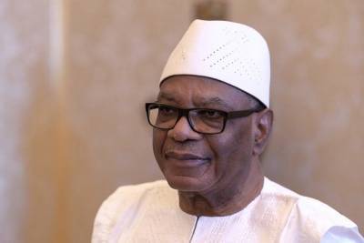 Президент Мали после задержания военными подал в отставку