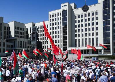 Лукашенко заявил, что белорусская власть не ослабла на фоне протестов
