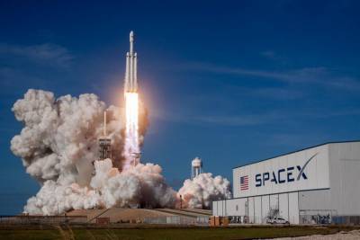 SpaceX запустила в шестой раз ракету Falcon Heavy, установив новый рекорд