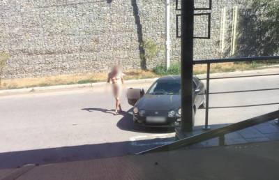 В Воронеже мужчина приехал в магазин абсолютно голым