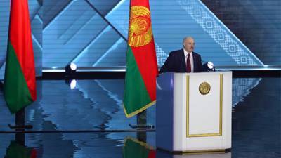 Лукашенко сообщил об угрозах в адрес семей военных и милиции