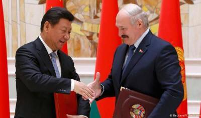 Китай заявил о недопустимости внешнего вмешательства в белорусский кризис