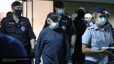 Дело Ефремова снова перенесли из-за эвакуации в суде