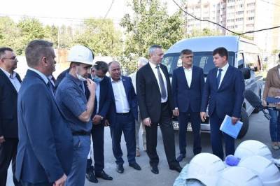 Губернатор Новосибирской область проконтролировал исполнение поручений по строительству соцобъектов в Краснообске