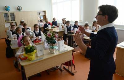 В Иркутской области расширят круг получателей выплаты ко Дню учителя