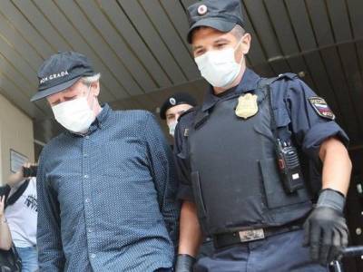 Эвакуация Пресненского суда прервала заседание по «делу Ефремова»