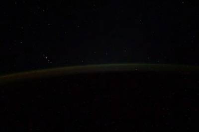 Космонавт с МКС заметил в небе пять НЛО над Южным полушарием