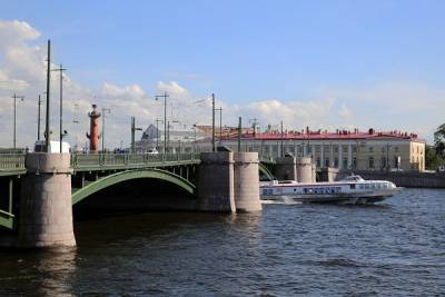 В Петербурге отремонтируют Биржевой мост