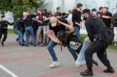 «Девушек насилуют толпой до потери сознания»: стало известно об издевательствах в СИЗО Беларуси