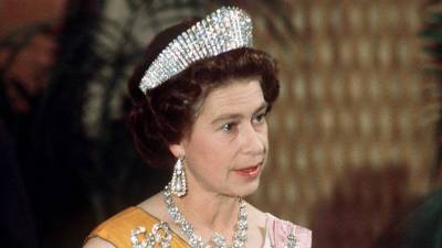 Королева Елизавета — вся правда о тиаре «Кокошник»