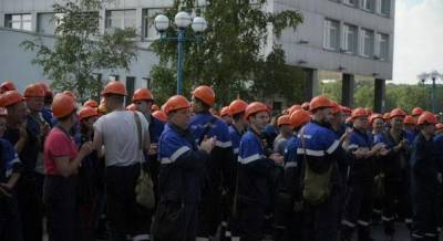 В Беларуси бастует "Гродно Азот", людей пытаются заставить вернуться к работе (фото, видео)