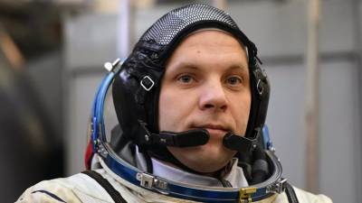 Российский космонавт заснял неизвестные объекты в космосе