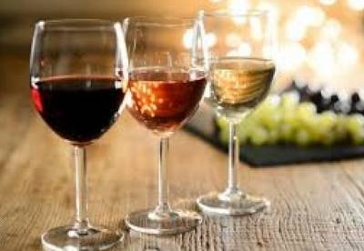Вино помогает организму защищаться при коронавирусе — ученые