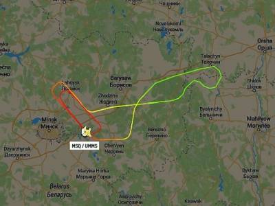 СМИ: Самолет Лукашенко вылетел из Минска на восток, но затем вернулся обратно