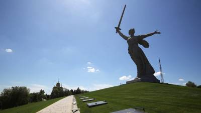 Артемий Лебедев назвал «Родину-мать» уродским монументом