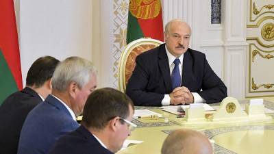 Лукашенко заявил о подталкивании оппозиции к конфликту с Россией