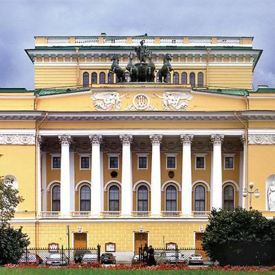 Александринский театр в Санкт-Петербурге возобновляет показ спектаклей в присутствии зрителей 2 сентября