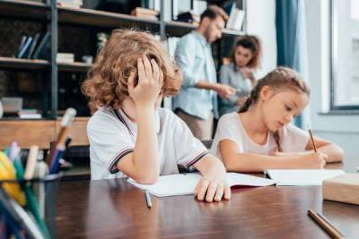 «Абсурд и унижение»: родители жалуются на тесты для приема в школу