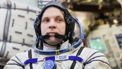Петербургский космонавт заснял неопознанные объекты над Землей