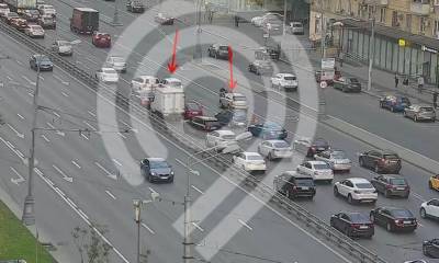 Авария с двумя машинами произошла на Варшавском шоссе