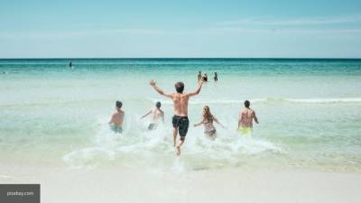 Туристы сняли на видео идеальный крымский пляж