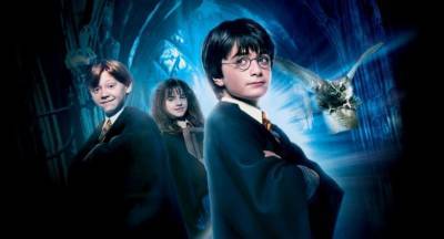 Через почти 20 лет после премьеры «Гарри Поттер и философский камень» собрал $1 млрд в кинопрокате