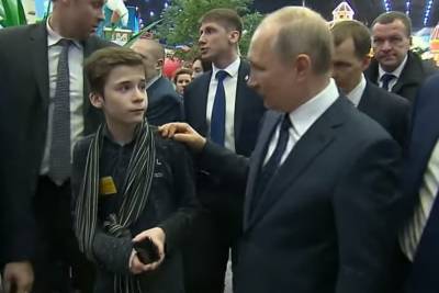 Власти Москвы: Обратившийся к Путину мальчик продолжает общаться с семьей