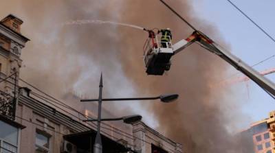 Пожар на Большой Васильковской: спасатели локализовали огонь