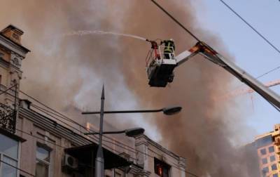 В Киеве локализовали пожар в многоэтажке