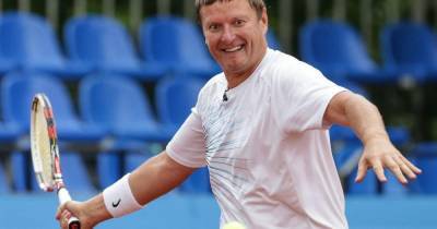 Теннисист Евгений Кафельников решил уехать из России