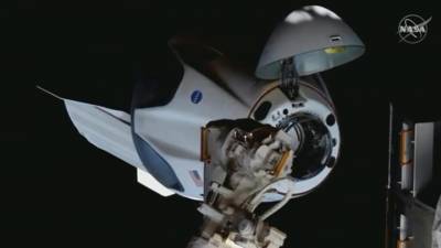Корабль Crew Dragon Илона Маска отстыковался от МКС