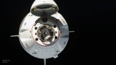 Crew Dragon с американскими астронавтами направляется на Землю