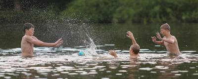 МЧС из-за жары призвало новосибирцев купаться на оборудованных пляжах
