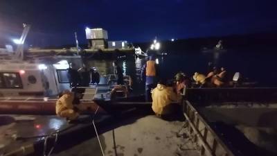 Сотрудники МЧС спасли семерых рыбаков на Курилах