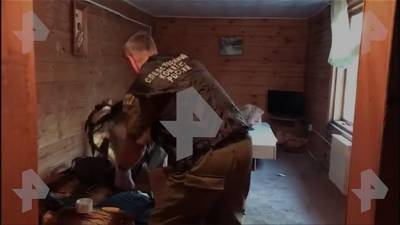 РЕН ТВ опубликовал видео из комнаты погибшей на турбазе в Алтайском крае семьи