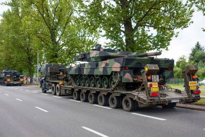 НАТОвский генерал призывает сделать все, чтобы быстро разместить танки у российских границ